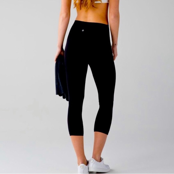 Lululemon Athletica 1st Release Black Align Crop Leggings 20” Inseam Size 6 - Picture 4 of 10